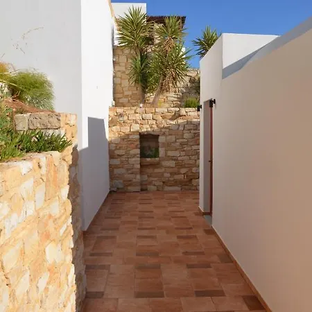 Venus Hill Lefkogeia